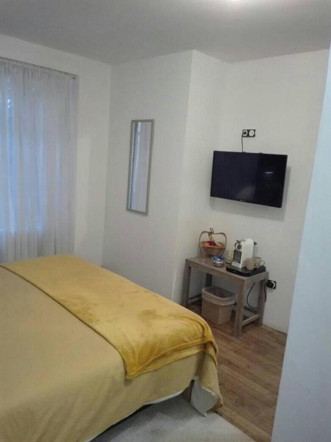 L'Esquilon Chambre D'Hote Bed & Breakfast Thiat Eksteriør bilde